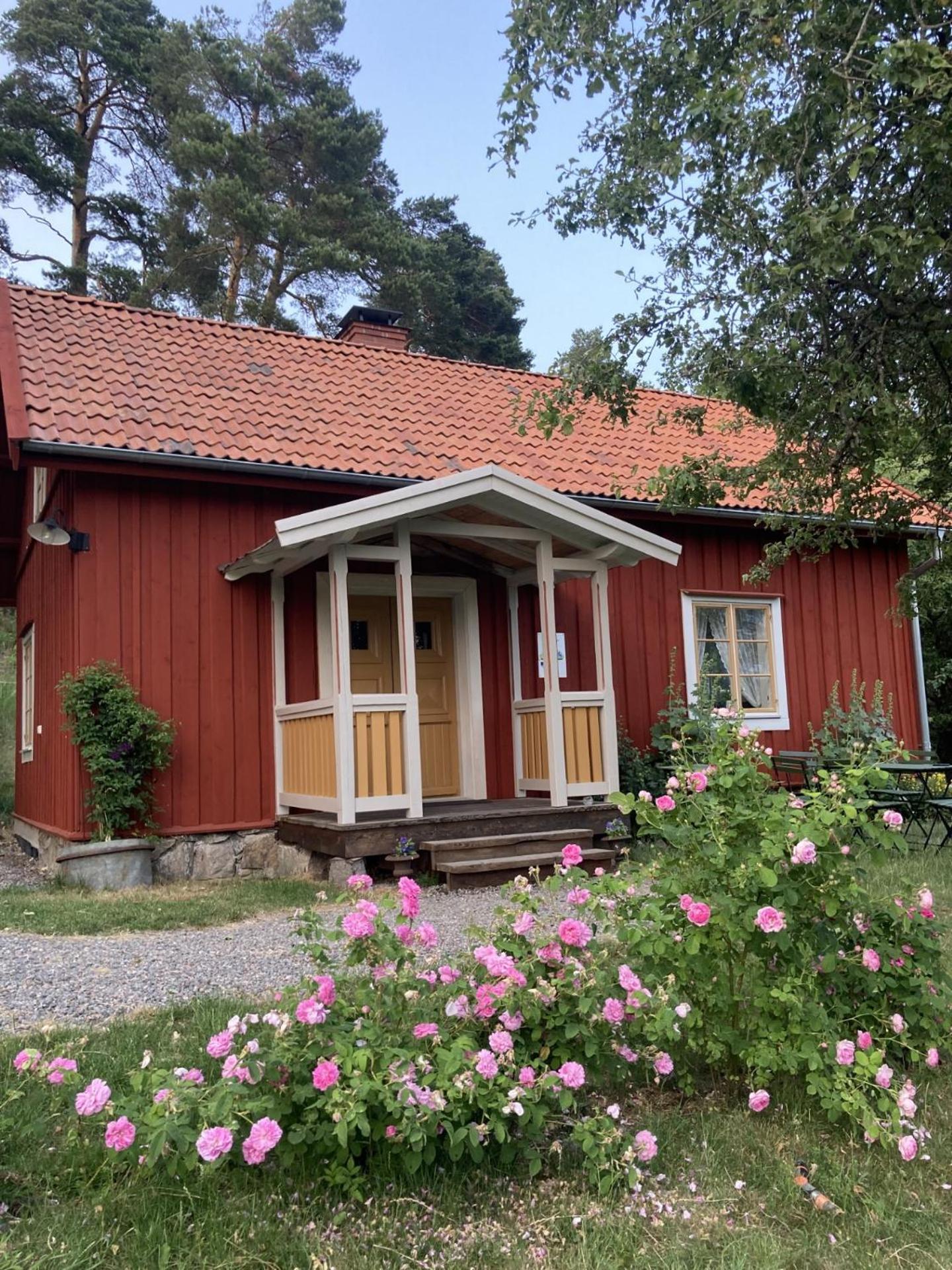 Thorstorps Gard B&B Сёдерчёпинг Экстерьер фото