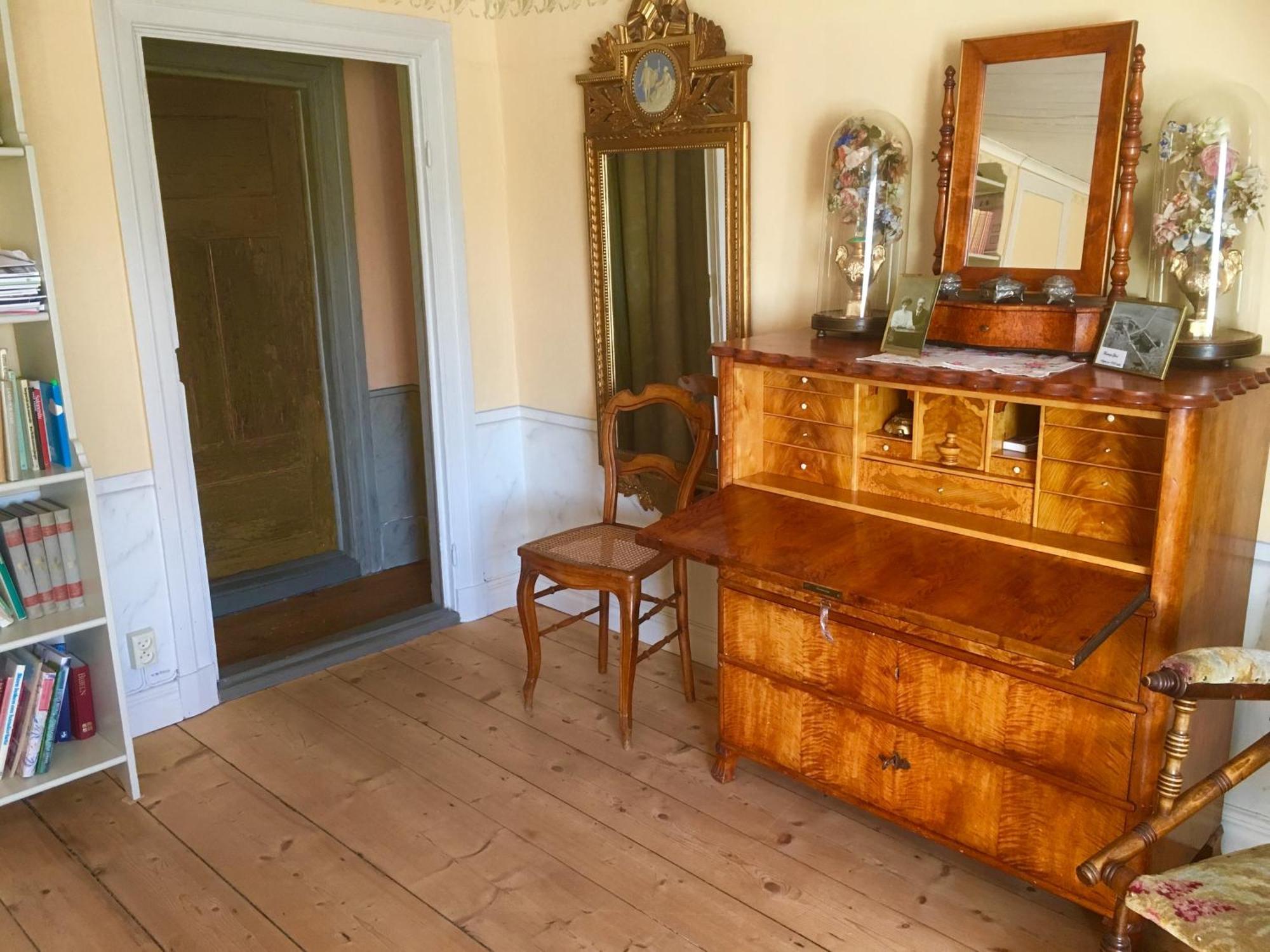 Thorstorps Gard B&B Сёдерчёпинг Экстерьер фото